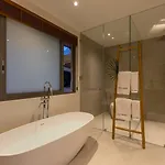 Villa Aroka 4 Bed Sea View - Kbr41