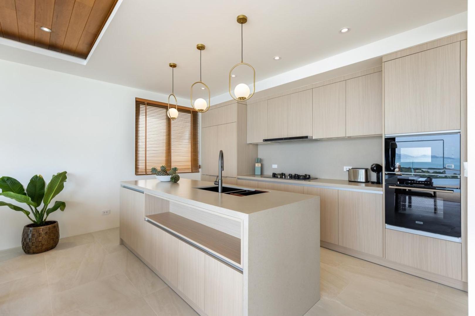 Villa Aroka 4 Bed Sea View - Kbr41
